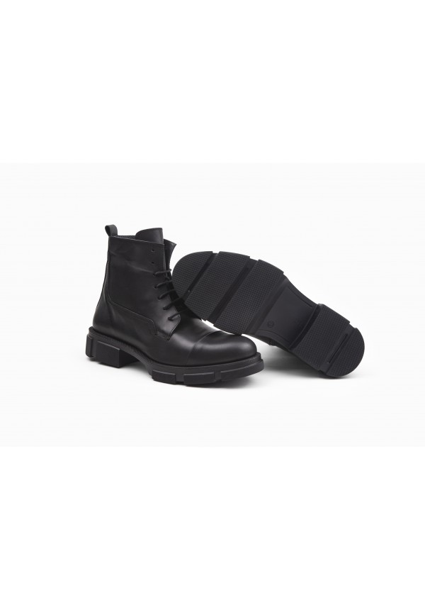 2207 BLACK BOOTS