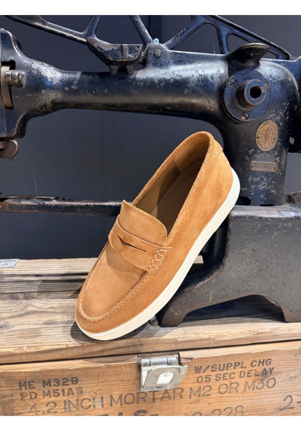 594 CAMEL SUEDE